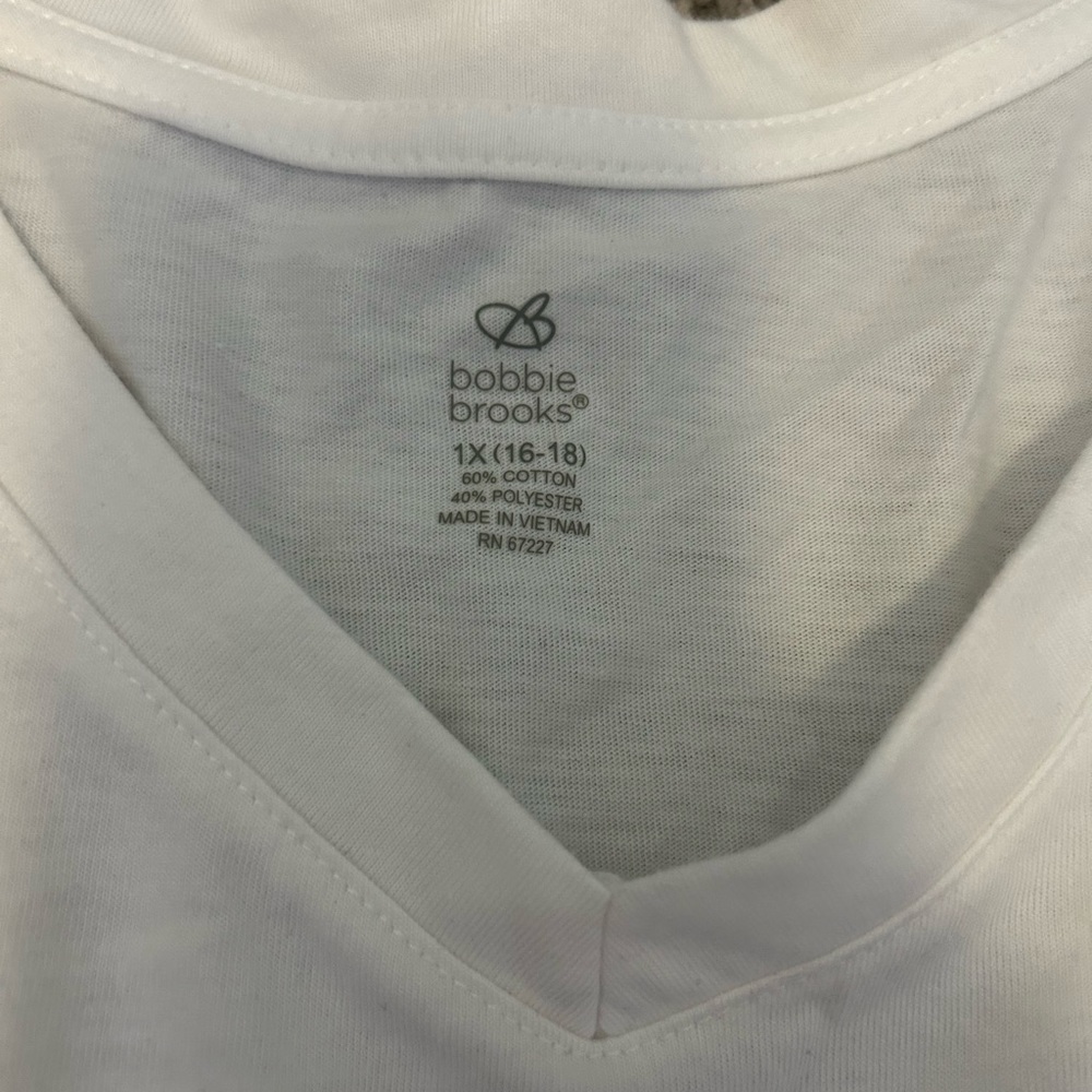 women’s basic tees bundle - Picture 4 of 5